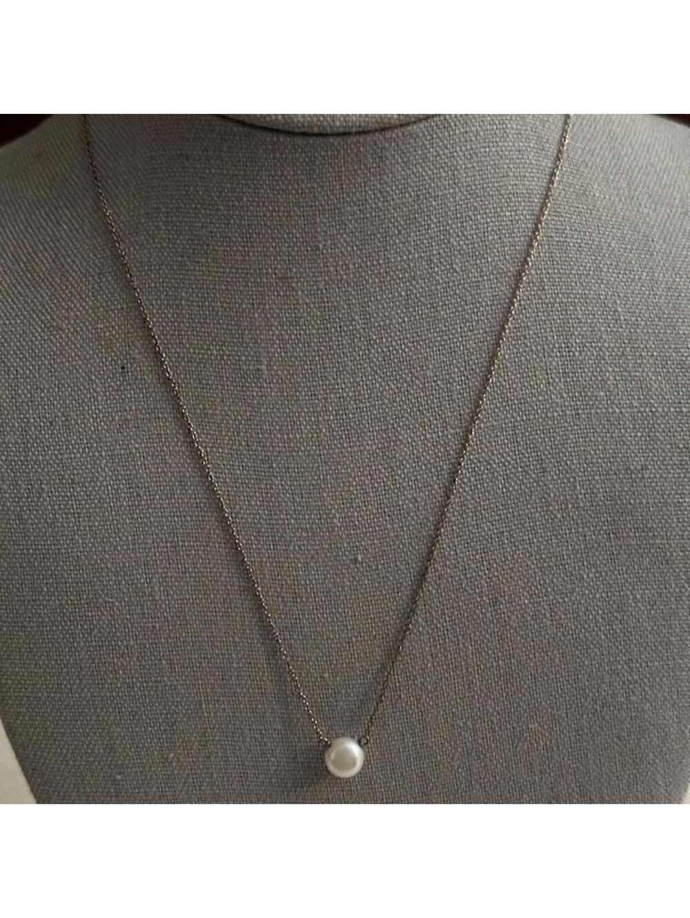 Vintage Silver necklace with one small pearl